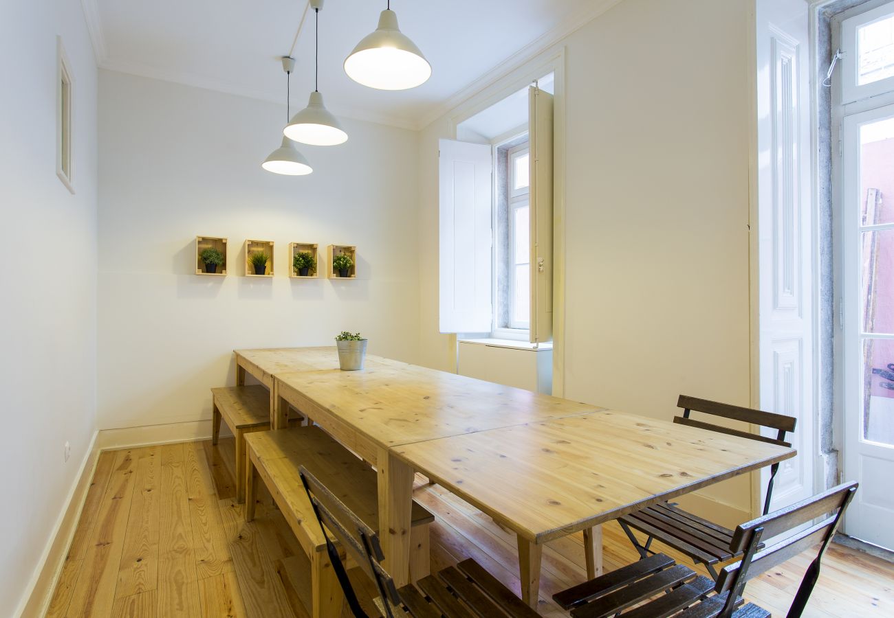 Apartamento em Lisboa - Central Apt w/Patio up to 17guests by Central Hill