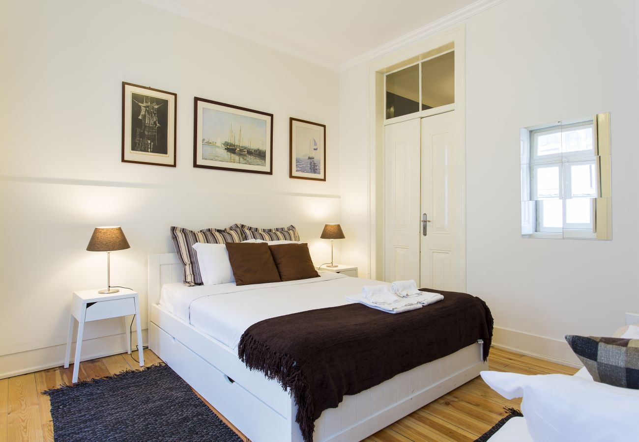 Apartamento em Lisboa - Central Apt w/Patio up to 17guests by Central Hill