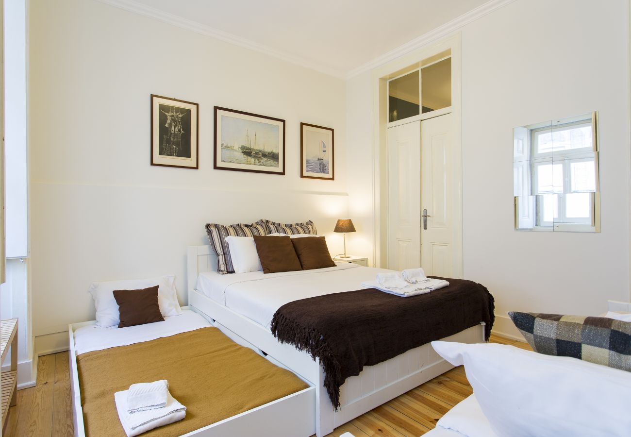 Apartamento em Lisboa - Central Apt w/Patio up to 17guests by Central Hill