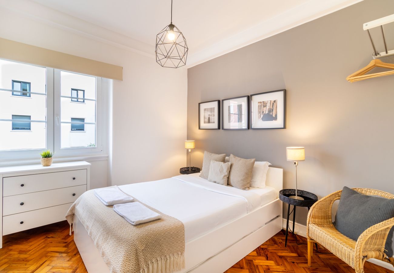 Apartment in Lisbon - Cozy Downtown Avenue 3D by Central Hill