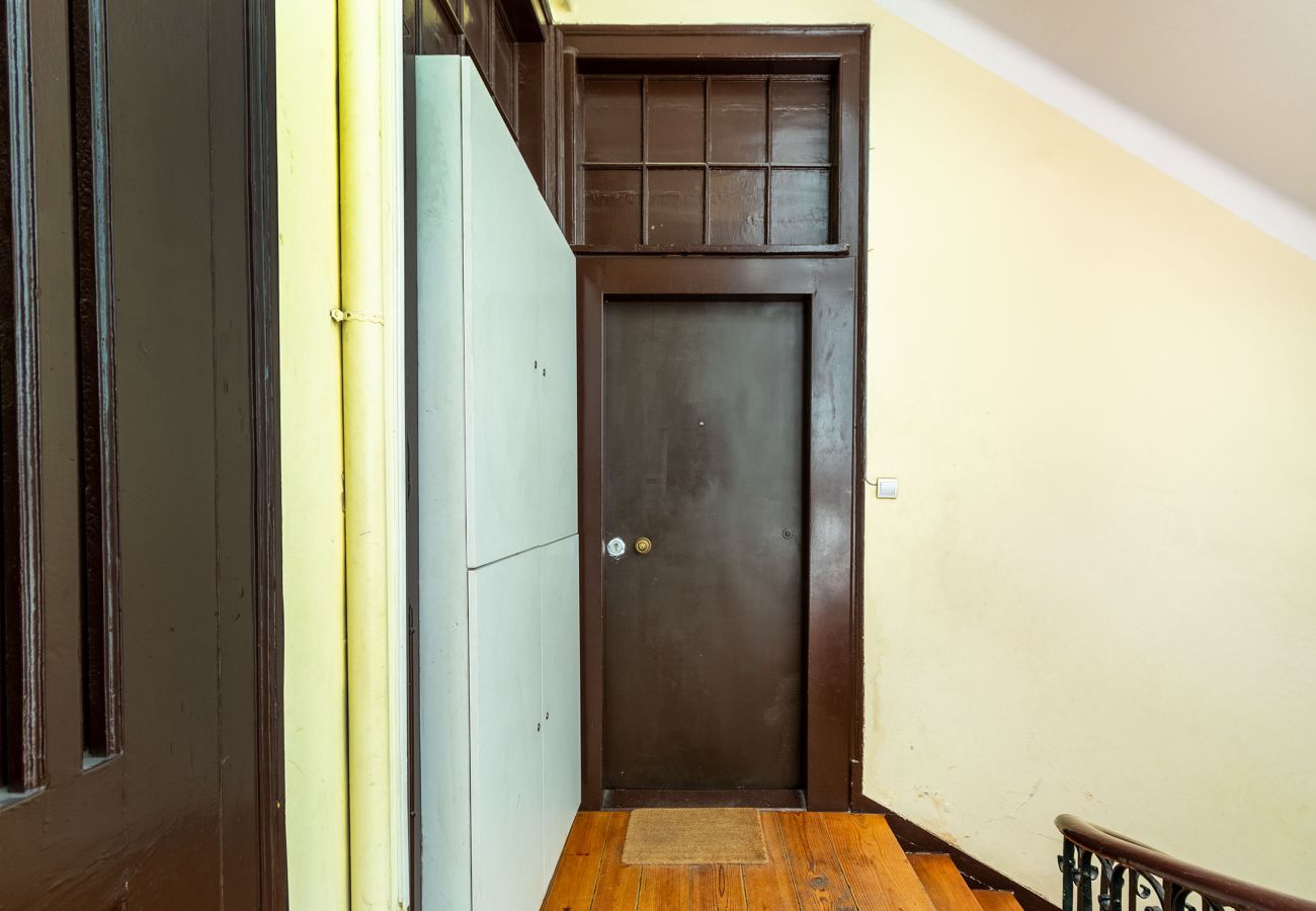 Apartment in Lisbon - Big Bairro Alto 2D up to 25 guests by Central Hill