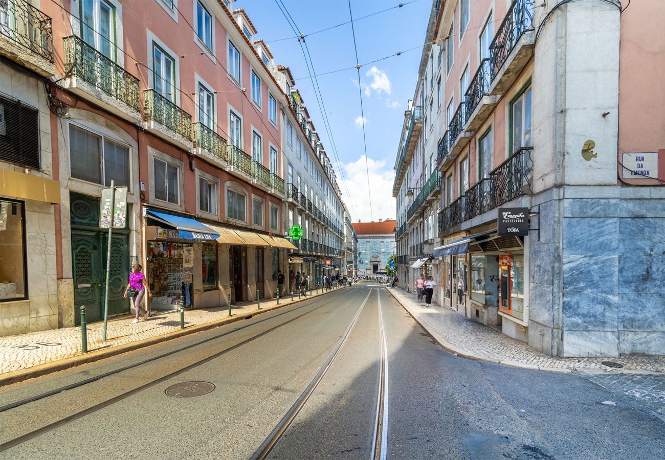 Apartment in Lisbon - Big Flat w/Terrace up to 22guests by Central Hill