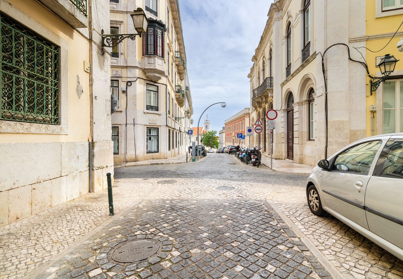 Apartment in Lisbon - Central Chiado RC by Central Hill