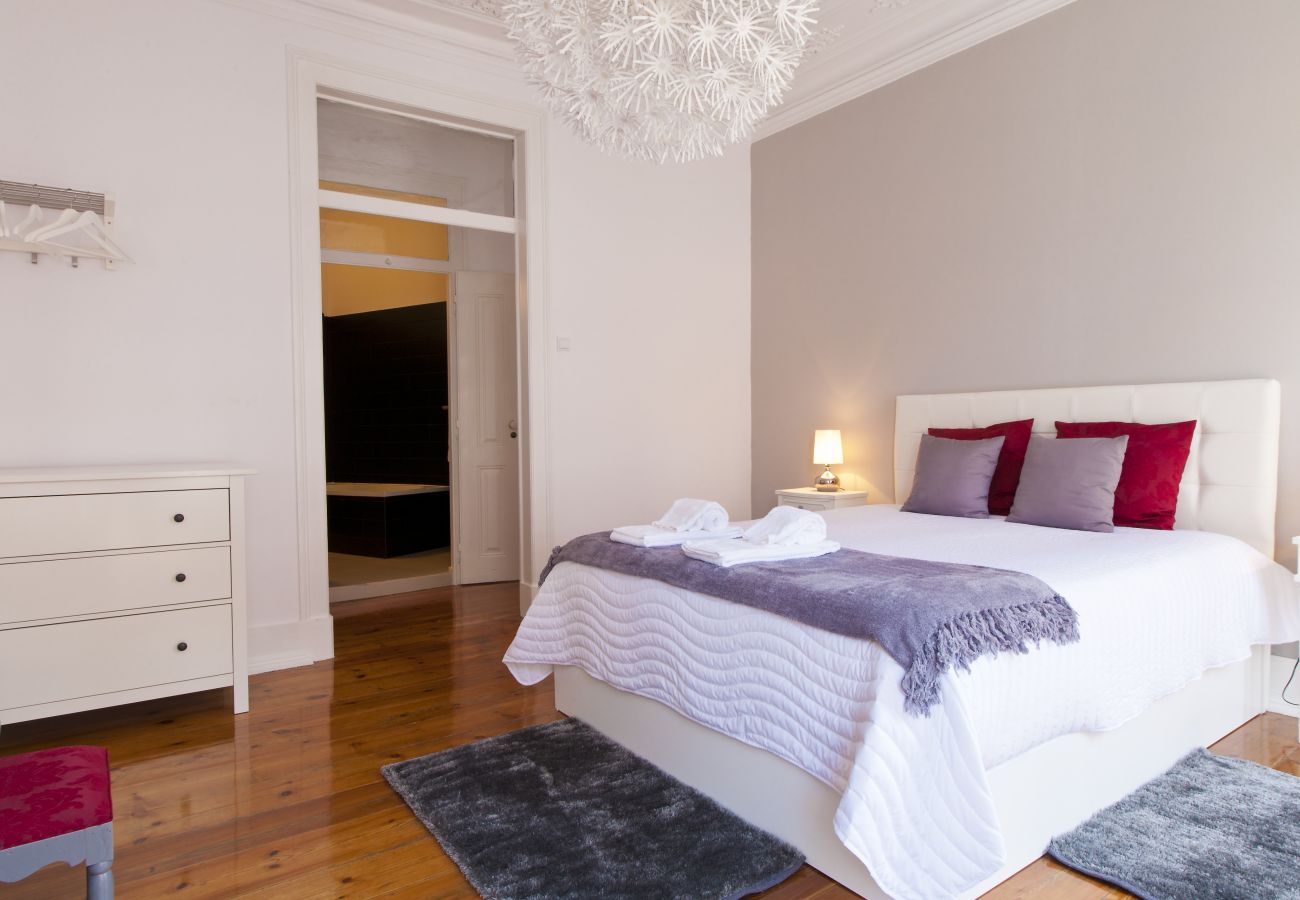 Apartamento en Lisboa ciudad - Bairro Alto w/ View up to 20guests by Central Hill